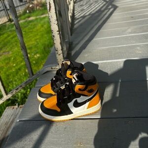 Kids' Nike High-Top Sneakers - Black, Yellow, and White